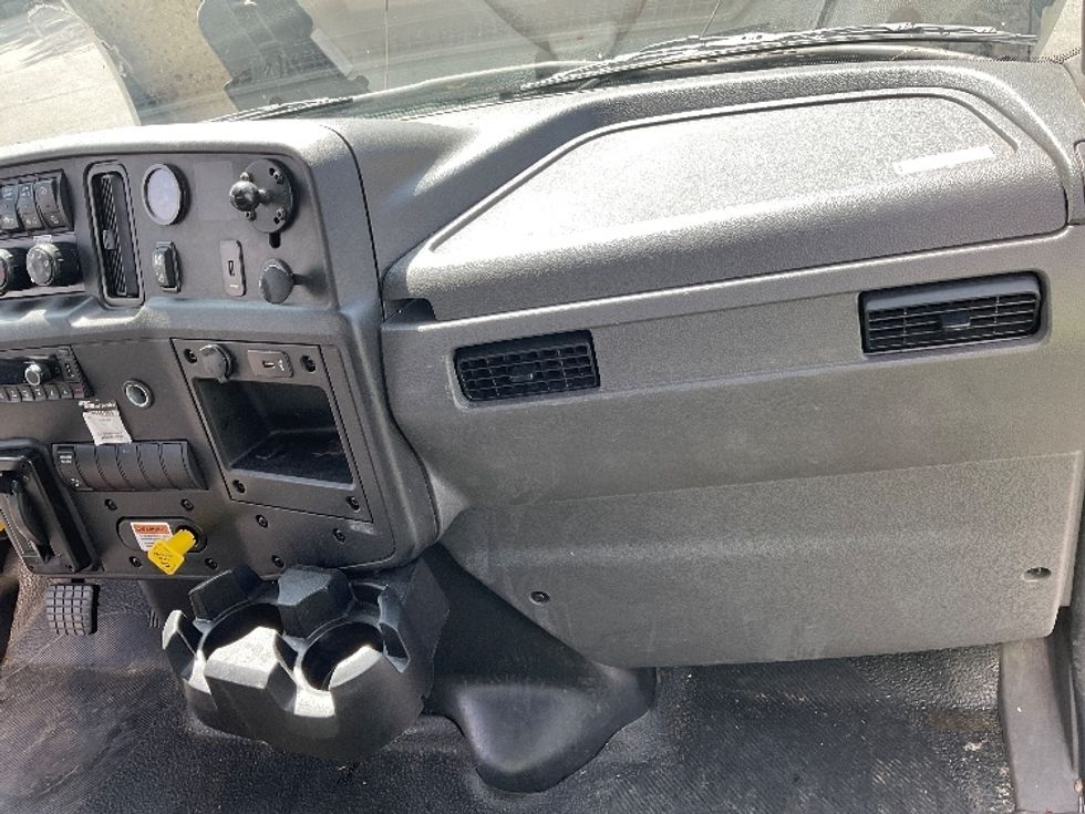 Medium Duty Box Truck-Light and Medium Duty Trucks-International-2022-MV607-Norcross-GA-129,216\n\t\tmiles-$ 75,000 - Image 21