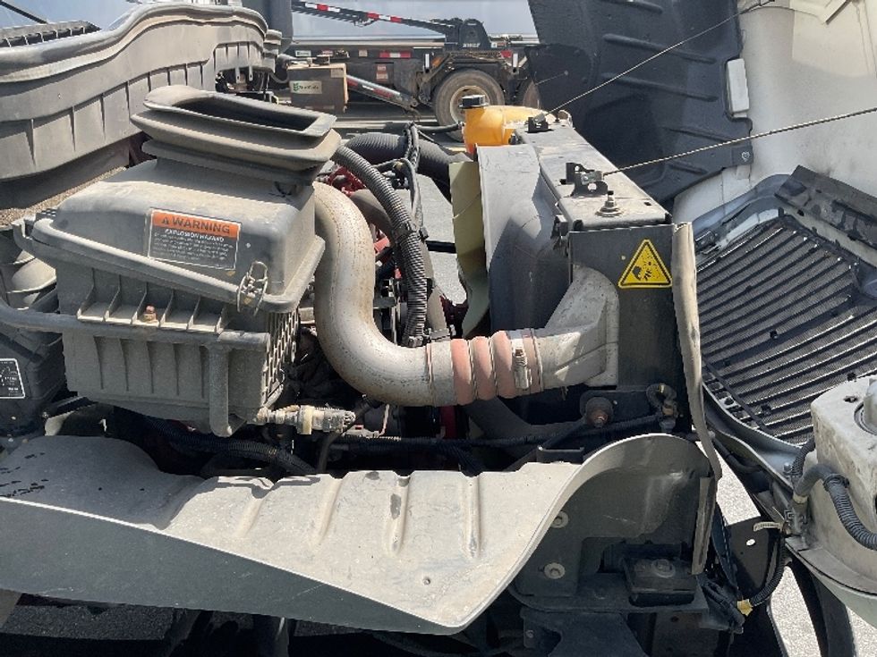 Medium Duty Box Truck-Light and Medium Duty Trucks-International-2022-MV607-Norcross-GA-129,216\n\t\tmiles-$ 75,000 - Image 23