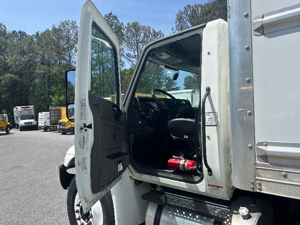 Medium Duty Box Truck-Light and Medium Duty Trucks-International-2022-MV607-Norcross-GA-130,273\n\t\tmiles-$ 74,750 - Image 16