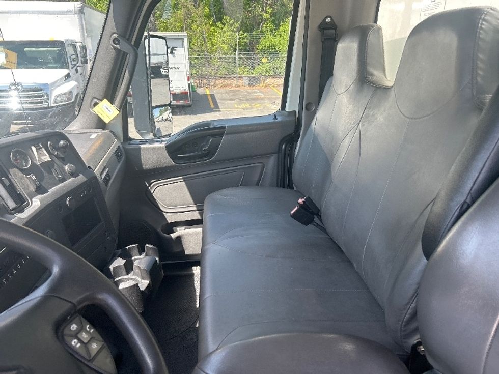 Medium Duty Box Truck-Light and Medium Duty Trucks-International-2022-MV607-Norcross-GA-130,273\n\t\tmiles-$ 74,750 - Image 19