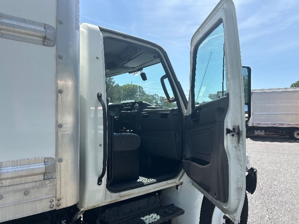 Medium Duty Box Truck-Light and Medium Duty Trucks-International-2022-MV607-Norcross-GA-130,273\n\t\tmiles-$ 74,750 - Image 20