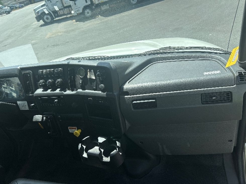 Medium Duty Box Truck-Light and Medium Duty Trucks-International-2022-MV607-Norcross-GA-130,273\n\t\tmiles-$ 74,750 - Image 21