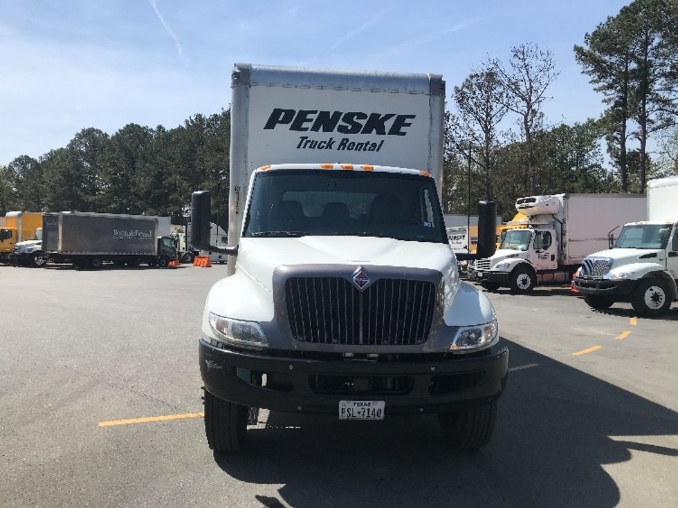 Medium Duty Box Truck-Light and Medium Duty Trucks-International-2022-MV607-Norcross-GA-138,927\n\t\tmiles-$ 73,250 - Image 2