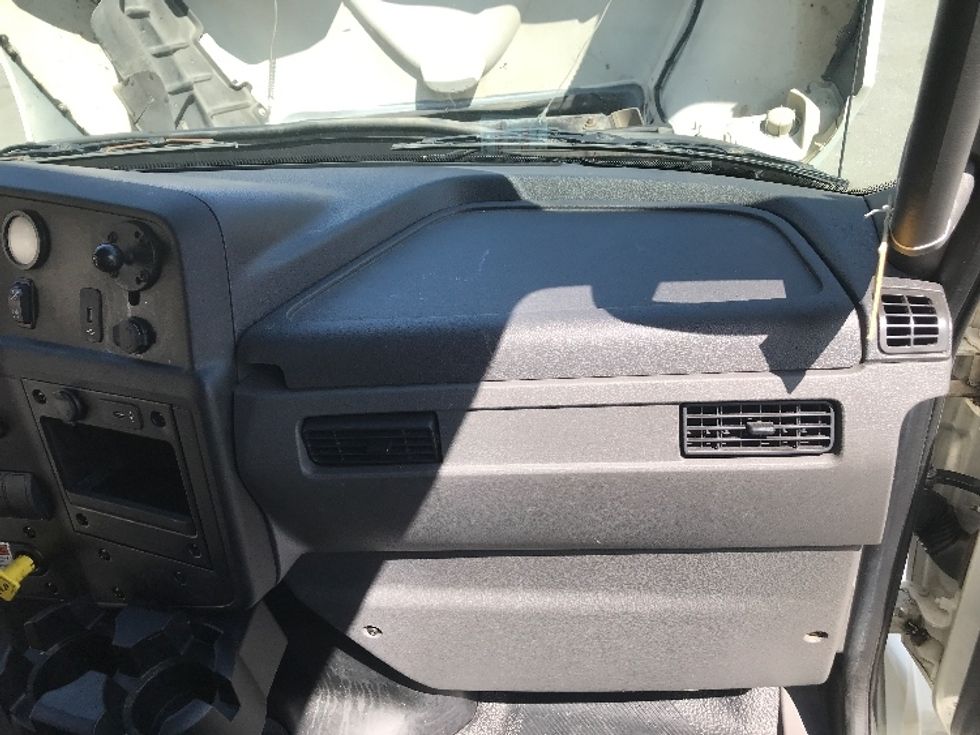 Medium Duty Box Truck-Light and Medium Duty Trucks-International-2022-MV607-Norcross-GA-138,927\n\t\tmiles-$ 73,250 - Image 21