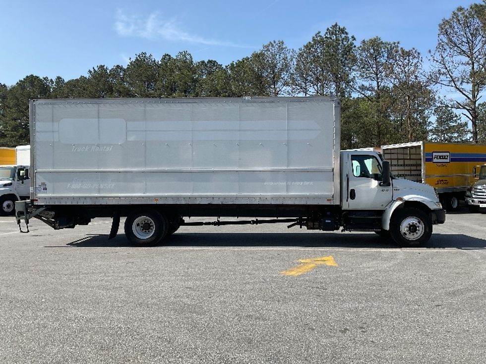 Medium Duty Box Truck-Light and Medium Duty Trucks-International-2022-MV607-Norcross-GA-140,017\n\t\tmiles-$ 68,500 - Image 15