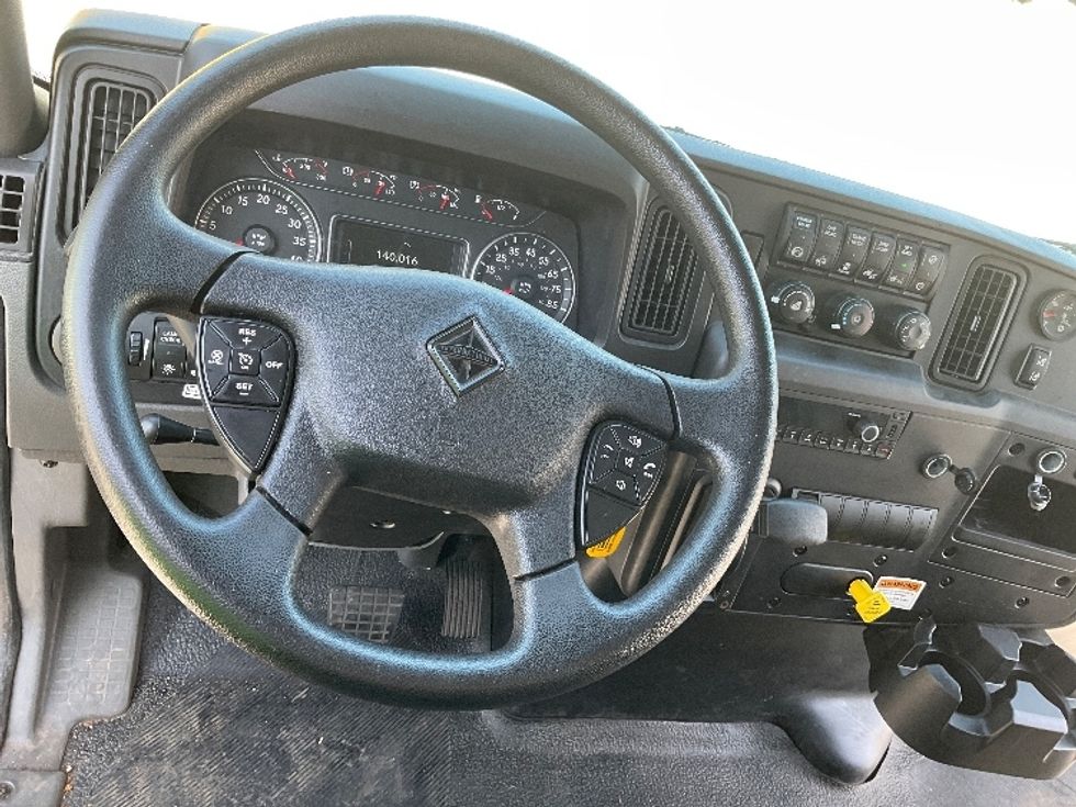 Medium Duty Box Truck-Light and Medium Duty Trucks-International-2022-MV607-Norcross-GA-140,017\n\t\tmiles-$ 68,500 - Image 18