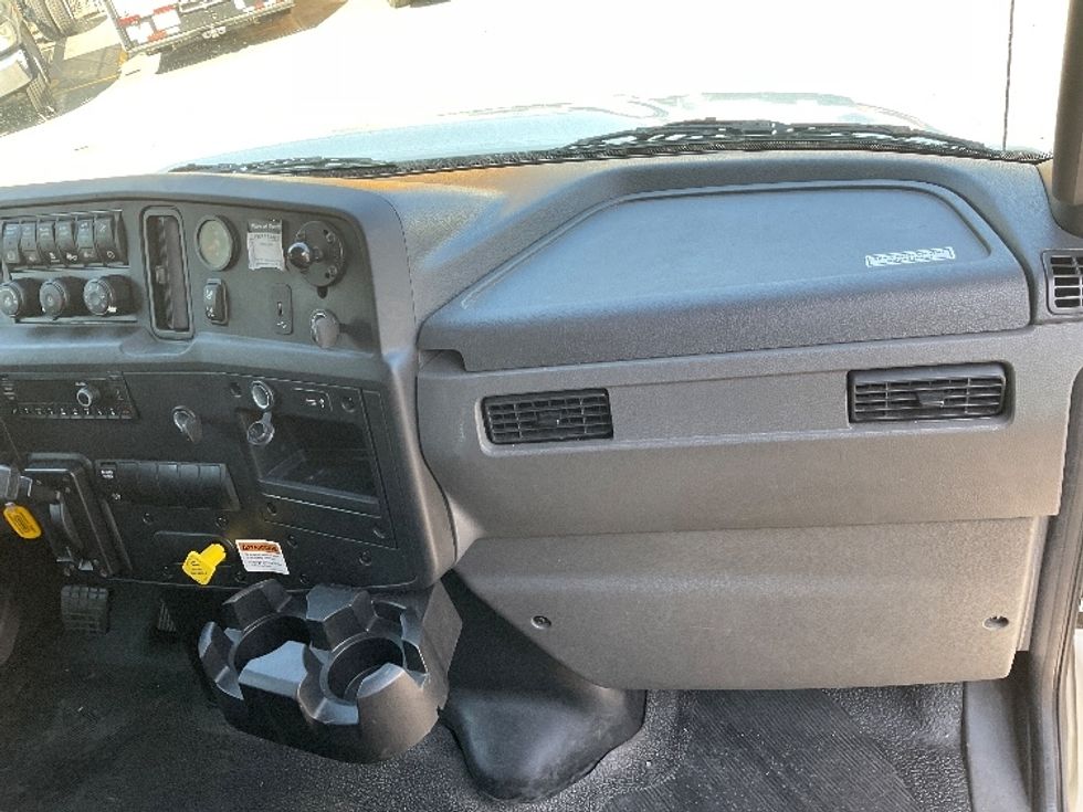 Medium Duty Box Truck-Light and Medium Duty Trucks-International-2022-MV607-Norcross-GA-140,017\n\t\tmiles-$ 68,500 - Image 21