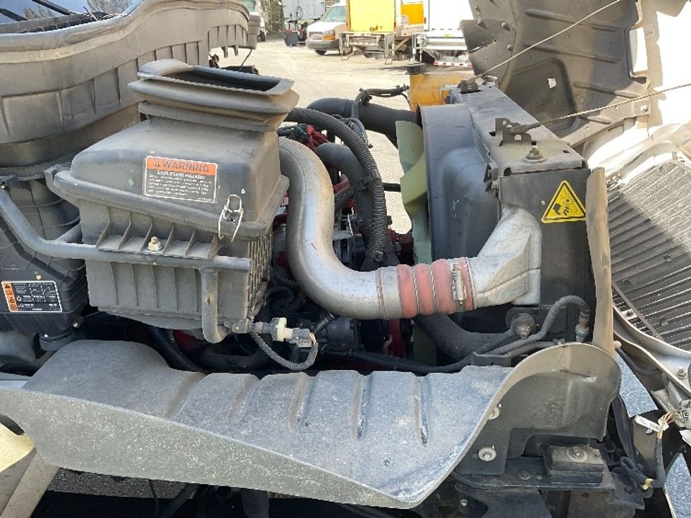 Medium Duty Box Truck-Light and Medium Duty Trucks-International-2022-MV607-Norcross-GA-140,017\n\t\tmiles-$ 68,500 - Image 23