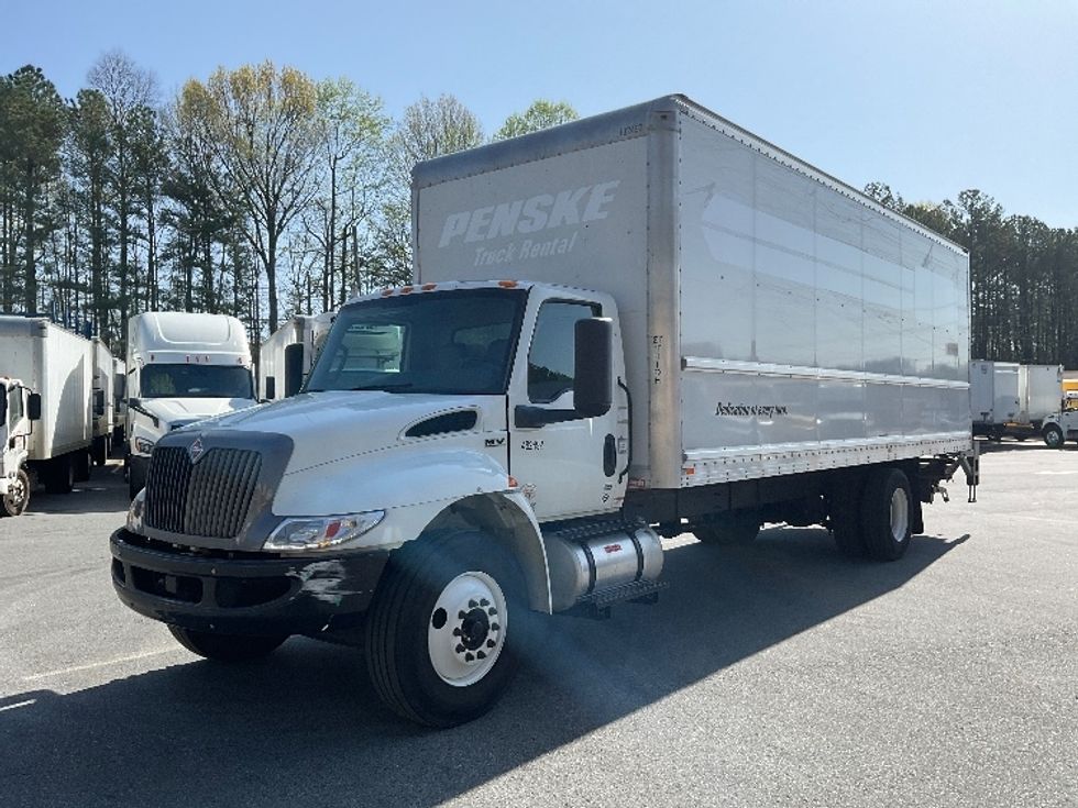 Medium Duty Box Truck-Light and Medium Duty Trucks-International-2022-MV607-Norcross-GA-140,017\n\t\tmiles-$ 68,500 - Image 3