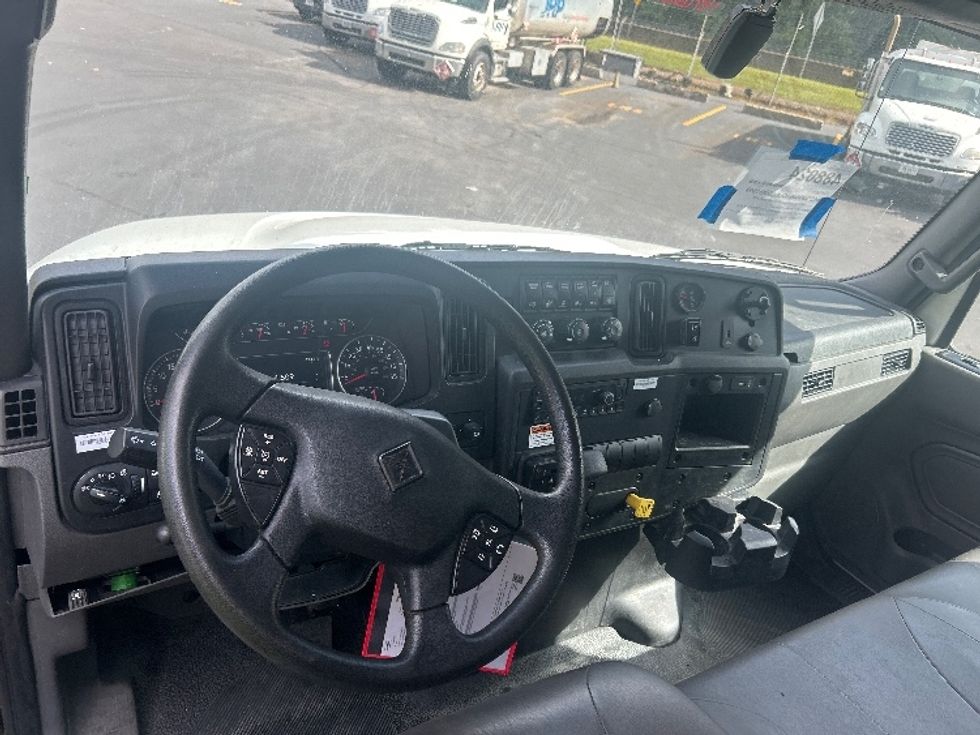 Medium Duty Box Truck-Light and Medium Duty Trucks-International-2022-MV607-Norcross-GA-140,350\n\t\tmiles-$ 71,500 - Image 18