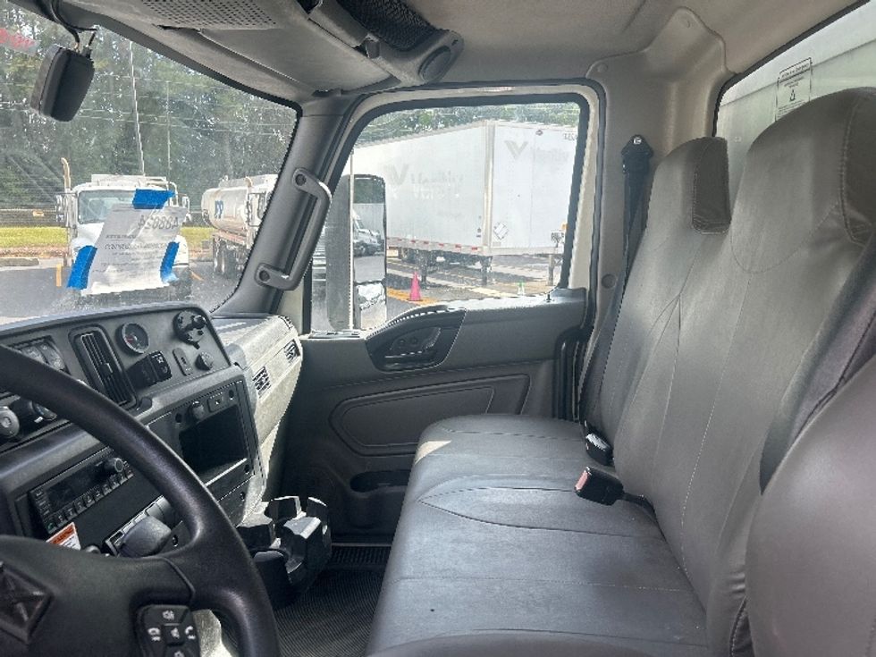 Medium Duty Box Truck-Light and Medium Duty Trucks-International-2022-MV607-Norcross-GA-140,350\n\t\tmiles-$ 71,500 - Image 19