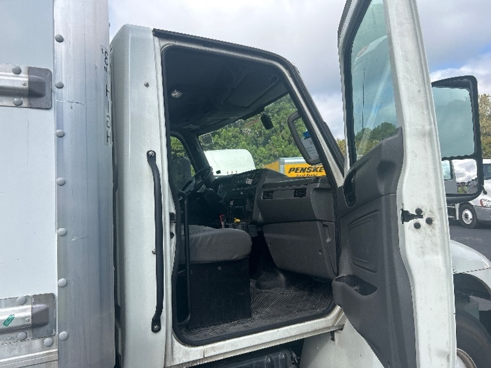 Medium Duty Box Truck-Light and Medium Duty Trucks-International-2022-MV607-Norcross-GA-140,350\n\t\tmiles-$ 71,500 - Image 20