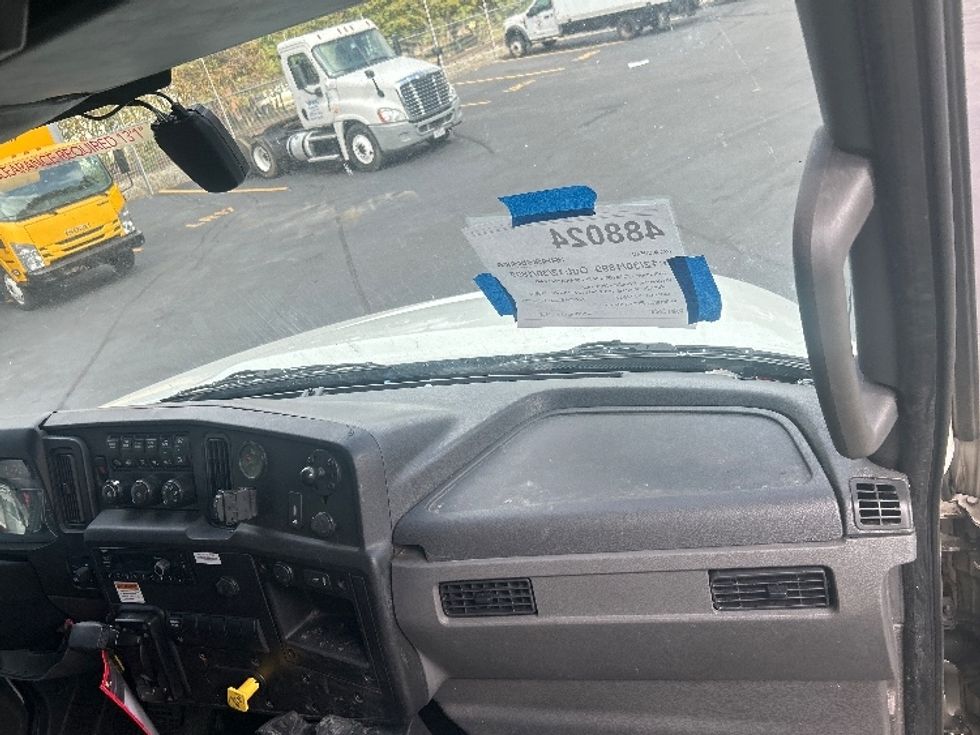 Medium Duty Box Truck-Light and Medium Duty Trucks-International-2022-MV607-Norcross-GA-140,350\n\t\tmiles-$ 71,500 - Image 21