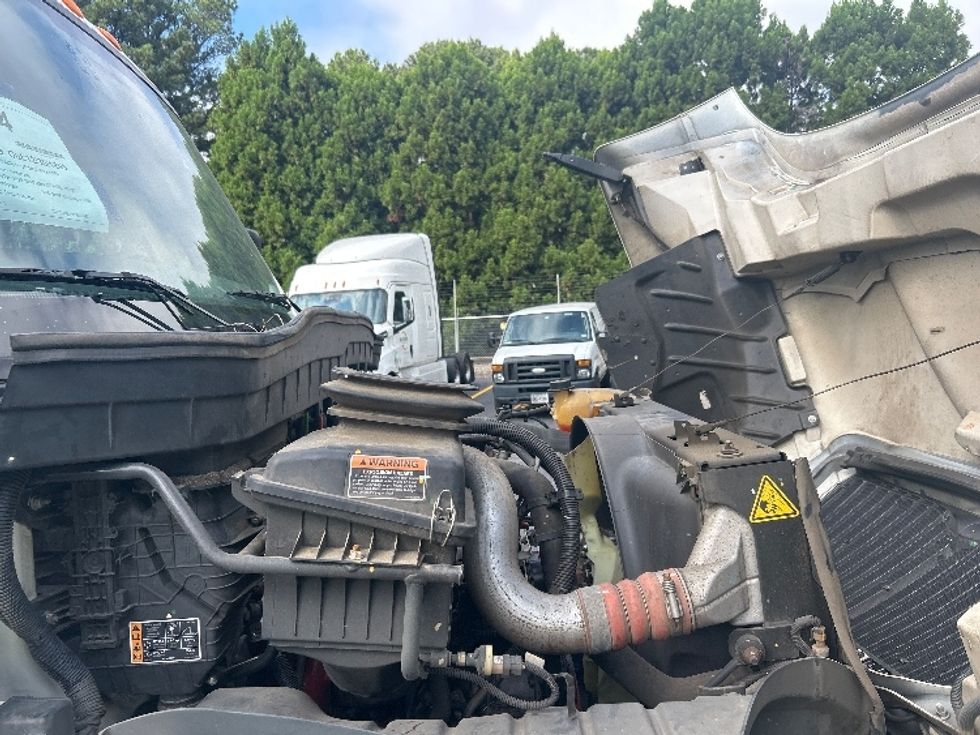 Medium Duty Box Truck-Light and Medium Duty Trucks-International-2022-MV607-Norcross-GA-140,350\n\t\tmiles-$ 71,500 - Image 23