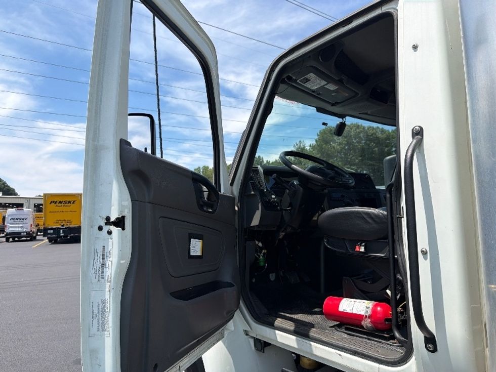 Medium Duty Box Truck-Light and Medium Duty Trucks-International-2022-MV607-Norcross-GA-150,007\n\t\tmiles-$ 64,000 - Image 16