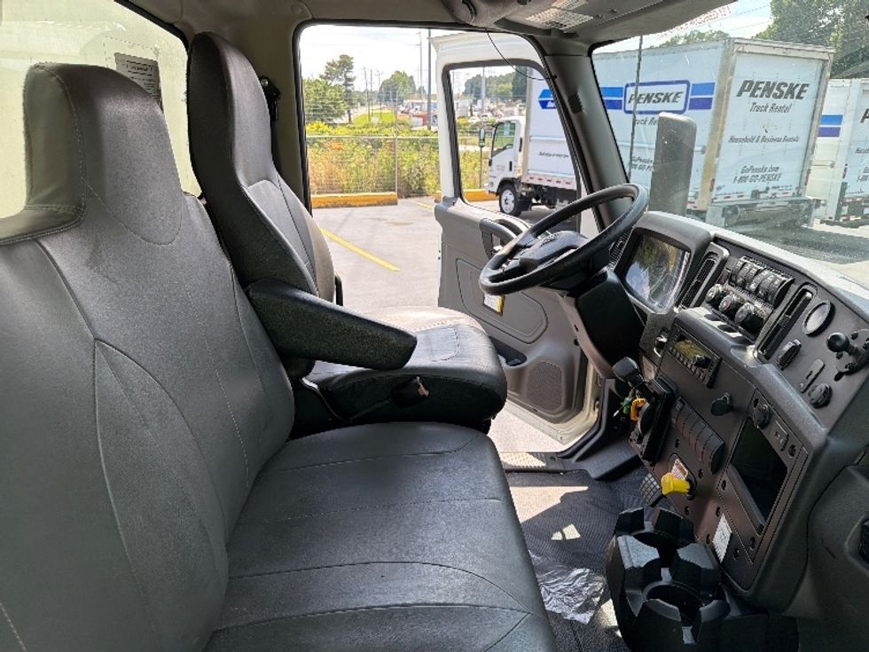 Medium Duty Box Truck-Light and Medium Duty Trucks-International-2022-MV607-Norcross-GA-150,007\n\t\tmiles-$ 64,000 - Image 22