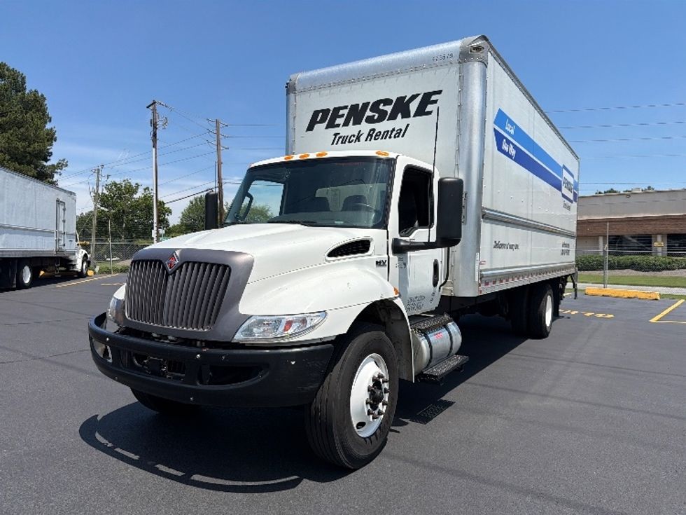 Medium Duty Box Truck-Light and Medium Duty Trucks-International-2022-MV607-Norcross-GA-150,007\n\t\tmiles-$ 64,000 - Image 3