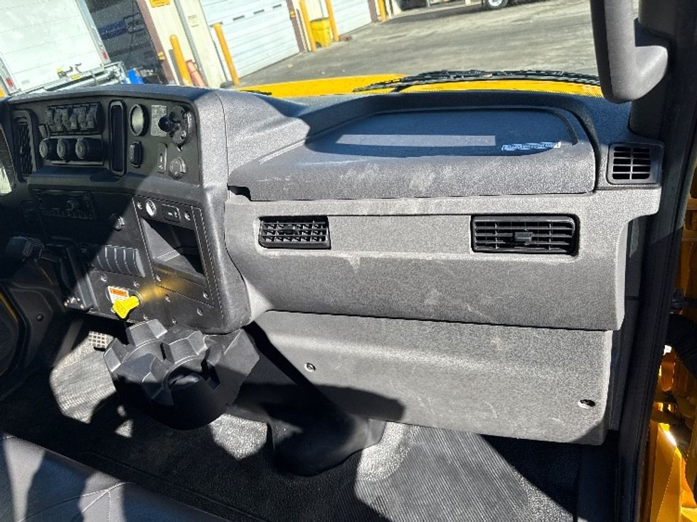 Medium Duty Box Truck-Light and Medium Duty Trucks-International-2022-MV607-Norcross-GA-230,669\n\t\tmiles-$ 54,500 - Image 21