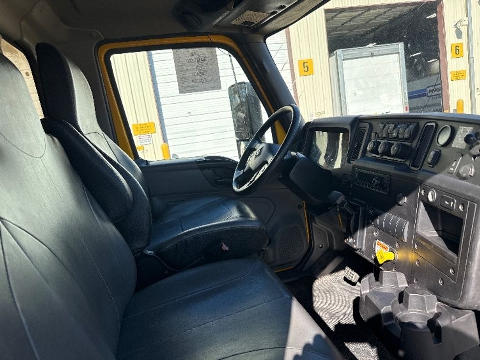 Medium Duty Box Truck-Light and Medium Duty Trucks-International-2022-MV607-Norcross-GA-230,669\n\t\tmiles-$ 54,500 - Image 22