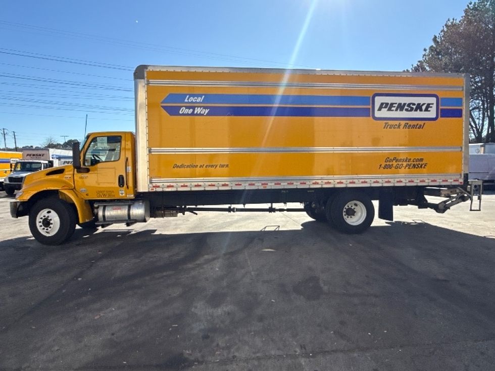 Medium Duty Box Truck-Light and Medium Duty Trucks-International-2022-MV607-Norcross-GA-230,669\n\t\tmiles-$ 54,500 - Image 4