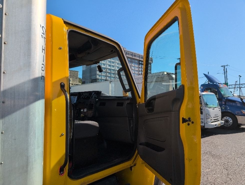 Medium Duty Box Truck-Light and Medium Duty Trucks-International-2022-MV607-North Bergen-NJ-235,615\n\t\tmiles-$ 39,500 - Image 20