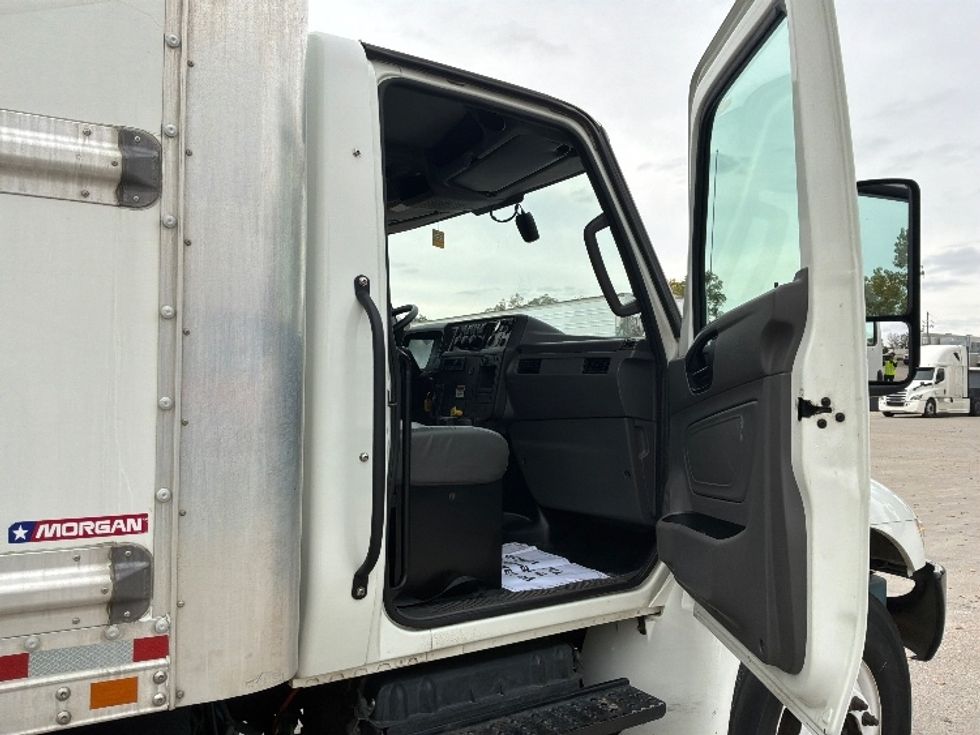 Medium Duty Box Truck-Light and Medium Duty Trucks-International-2022-MV607-North Liberty-IA-217,528\n\t\tmiles-$ 47,000 - Image 20