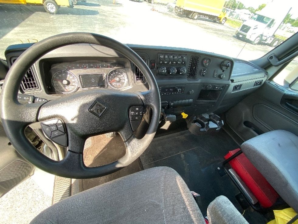 Medium Duty Box Truck-Light and Medium Duty Trucks-International-2022-MV607-Ocala-FL-118,448\n\t\tmiles-$ 64,500 - Image 18