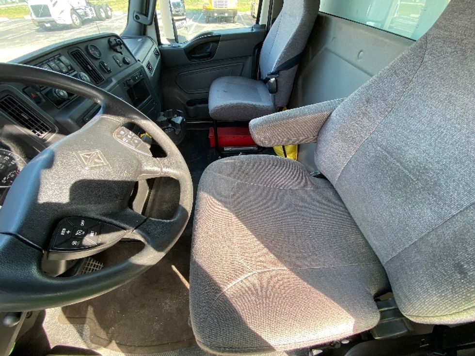 Medium Duty Box Truck-Light and Medium Duty Trucks-International-2022-MV607-Ocala-FL-118,448\n\t\tmiles-$ 64,500 - Image 19