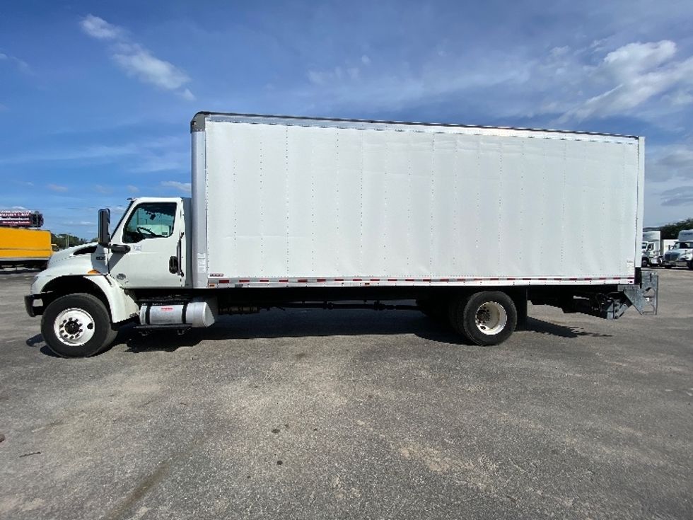 Medium Duty Box Truck-Light and Medium Duty Trucks-International-2022-MV607-Ocala-FL-118,448\n\t\tmiles-$ 64,500 - Image 4