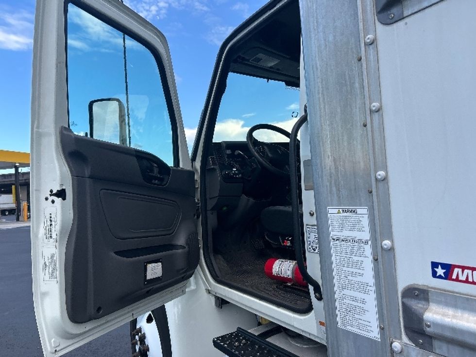 Medium Duty Box Truck-Light and Medium Duty Trucks-International-2022-MV607-Ocala-FL-160,423\n\t\tmiles-$ 71,000 - Image 16