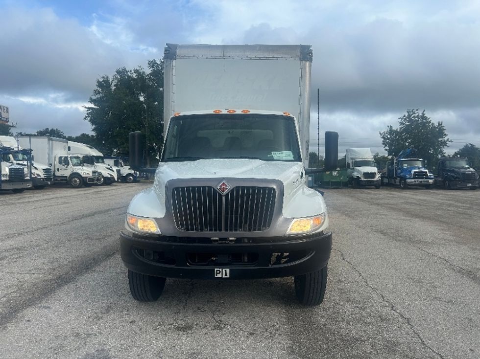 Medium Duty Box Truck-Light and Medium Duty Trucks-International-2022-MV607-Ocala-FL-160,423\n\t\tmiles-$ 71,000 - Image 2