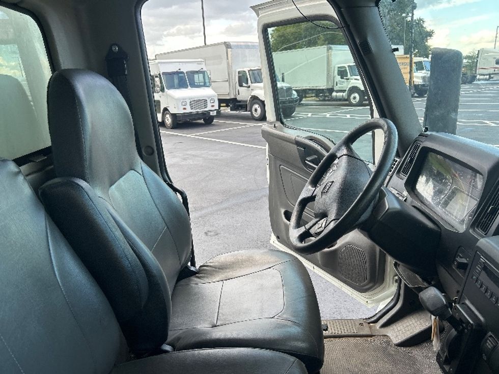 Medium Duty Box Truck-Light and Medium Duty Trucks-International-2022-MV607-Ocala-FL-160,423\n\t\tmiles-$ 71,000 - Image 22