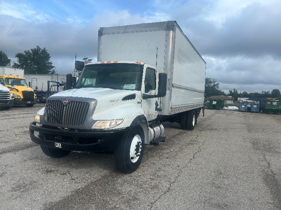 Medium Duty Box Truck-Light and Medium Duty Trucks-International-2022-MV607-Ocala-FL-160,423\n\t\tmiles-$ 71,000 - Image 3