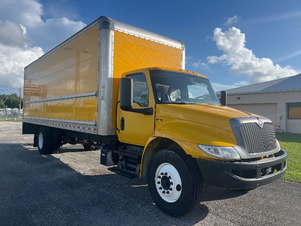 Medium Duty Box Truck-Light and Medium Duty Trucks-International-2022-MV607-Ocala-FL-259,462\n\t\tmiles-$ 34,000 - Image 1