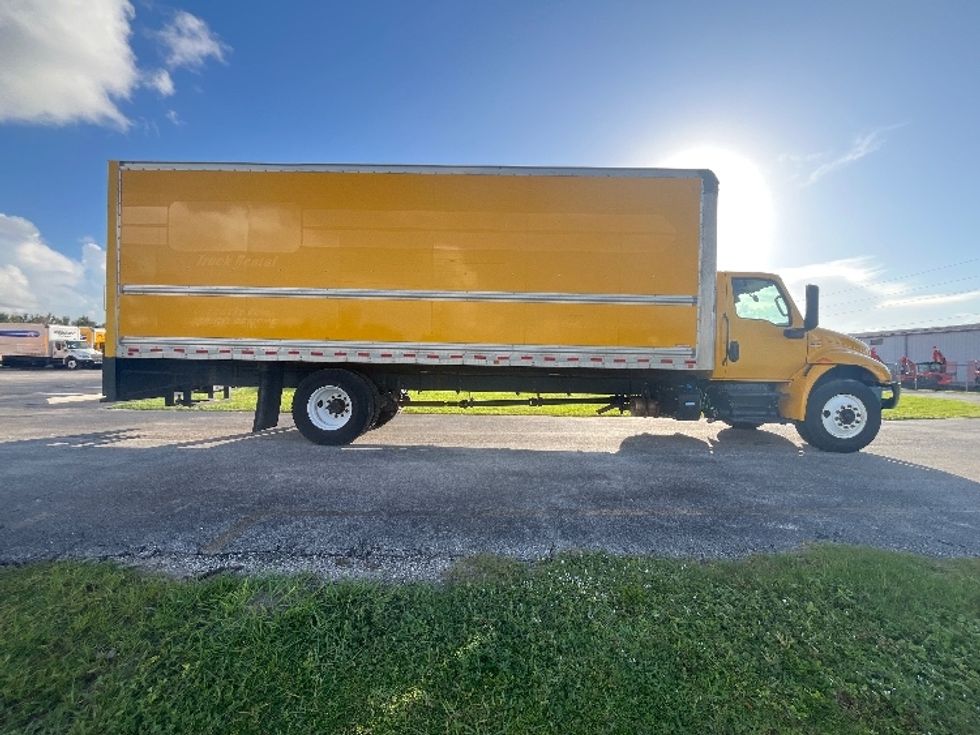 Medium Duty Box Truck-Light and Medium Duty Trucks-International-2022-MV607-Ocala-FL-259,462\n\t\tmiles-$ 34,000 - Image 15