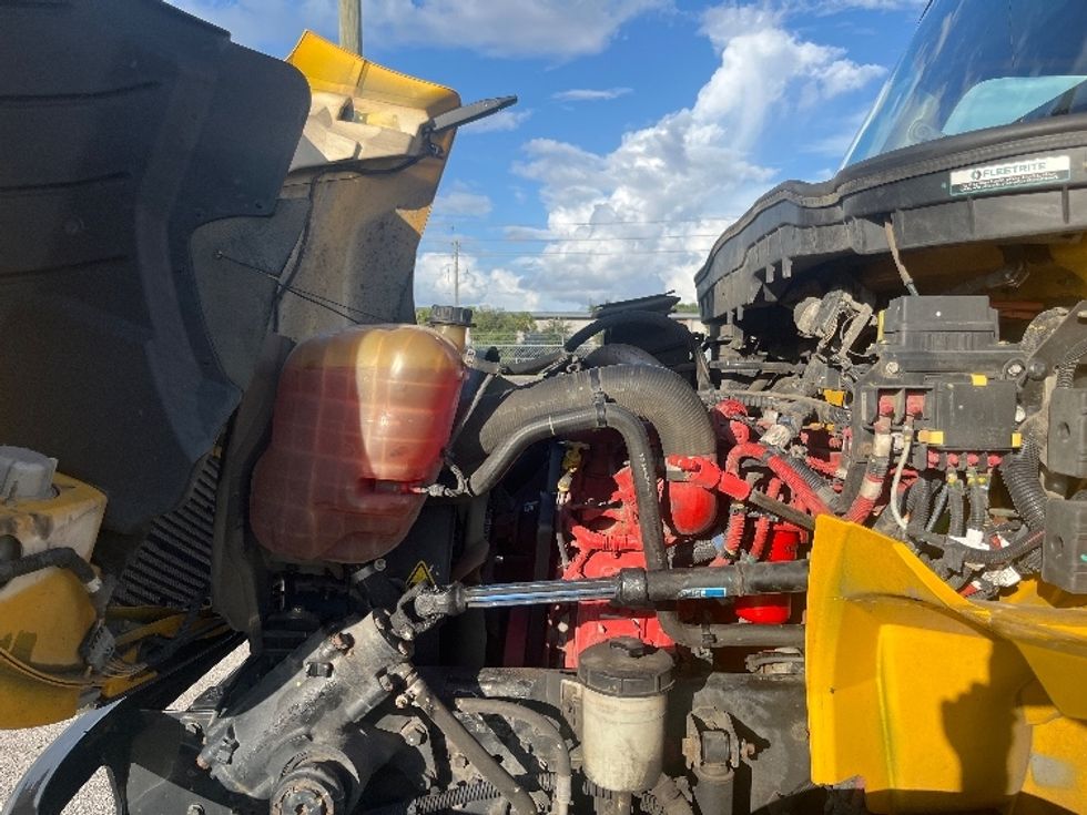 Medium Duty Box Truck-Light and Medium Duty Trucks-International-2022-MV607-Ocala-FL-259,462\n\t\tmiles-$ 34,000 - Image 22