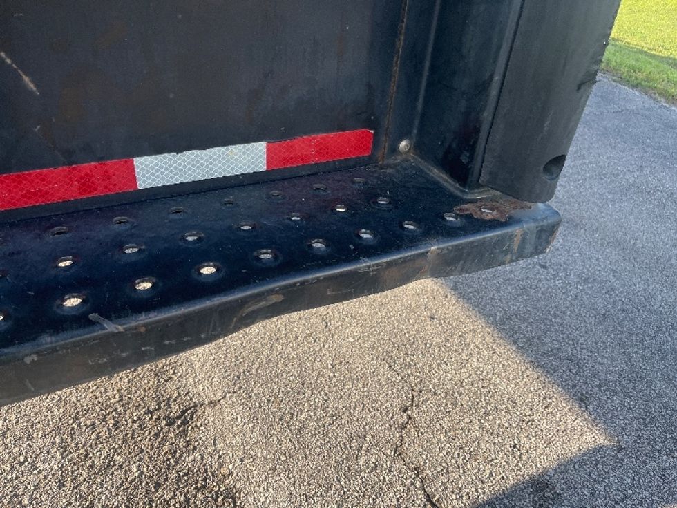 Medium Duty Box Truck-Light and Medium Duty Trucks-International-2022-MV607-Ocala-FL-259,462\n\t\tmiles-$ 34,000 - Image 24