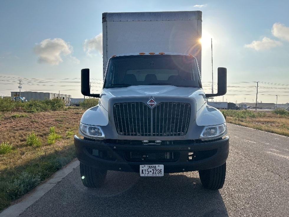 Medium Duty Box Truck-Light and Medium Duty Trucks-International-2022-MV607-Odessa-TX-153,983\n\t\tmiles-$ 63,500 - Image 2