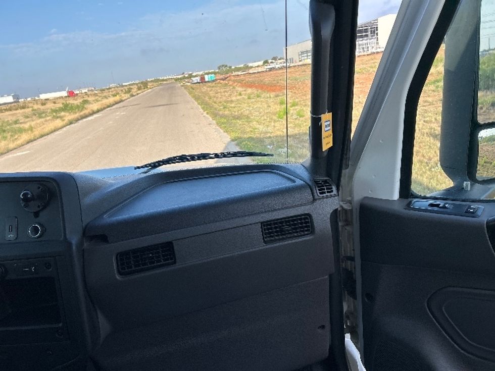Medium Duty Box Truck-Light and Medium Duty Trucks-International-2022-MV607-Odessa-TX-153,983\n\t\tmiles-$ 63,500 - Image 21
