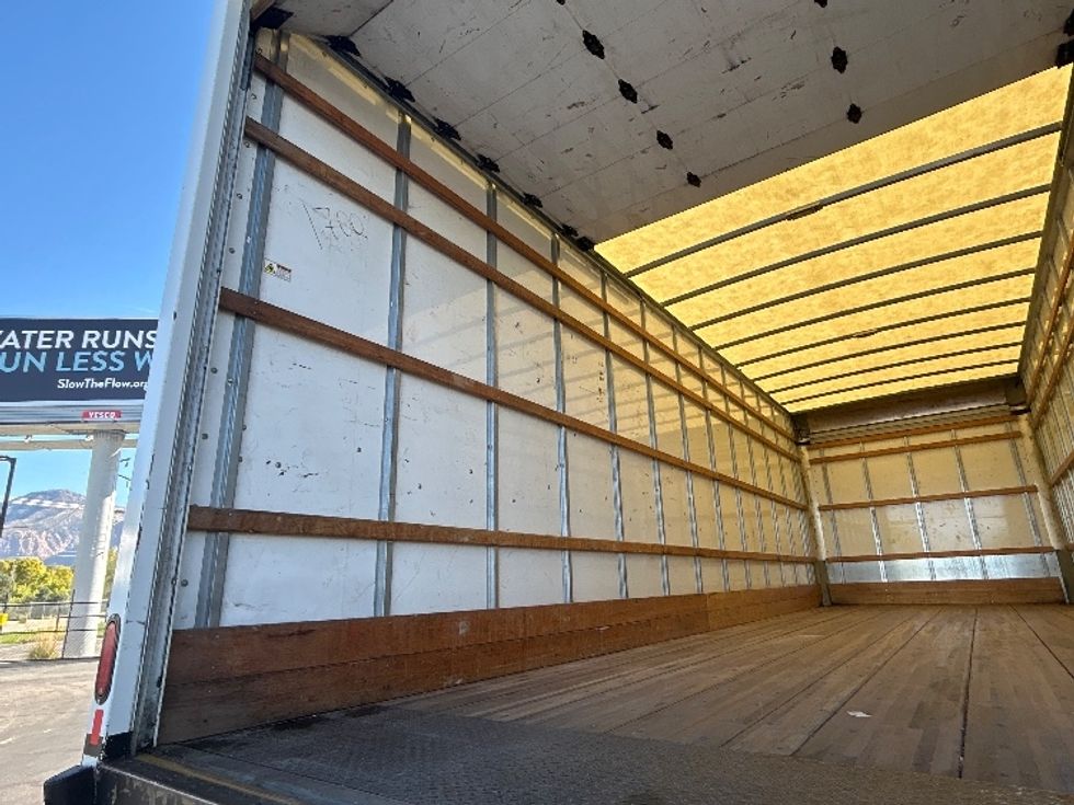 Medium Duty Box Truck-Light and Medium Duty Trucks-International-2022-MV607-Ogden-UT-215,760\n\t\tmiles-$ 47,250 - Image 11