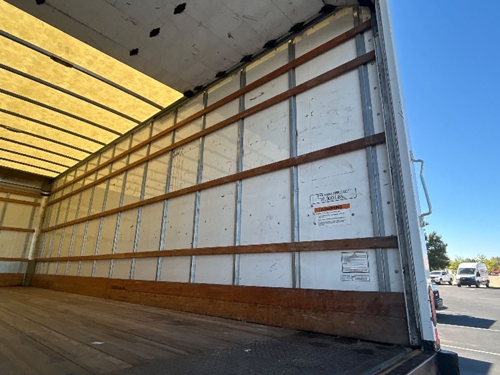 Medium Duty Box Truck-Light and Medium Duty Trucks-International-2022-MV607-Ogden-UT-215,760\n\t\tmiles-$ 47,250 - Image 12