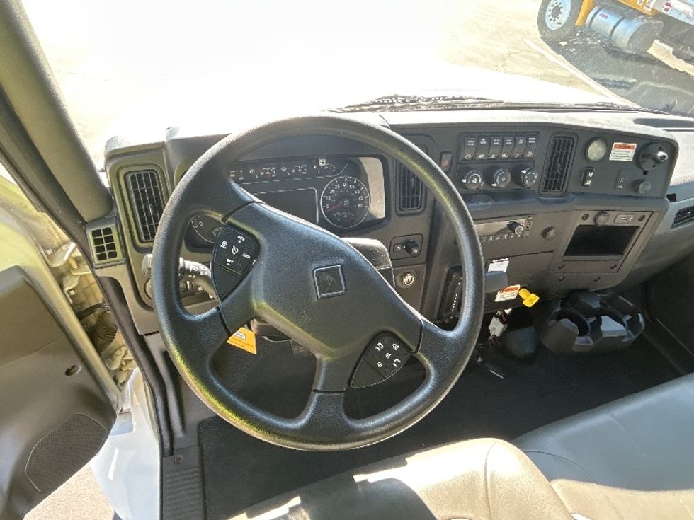 Medium Duty Box Truck-Light and Medium Duty Trucks-International-2022-MV607-Ogden-UT-215,760\n\t\tmiles-$ 47,250 - Image 17