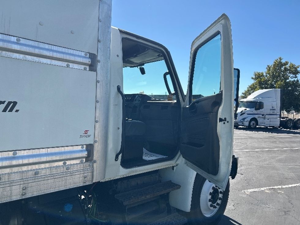 Medium Duty Box Truck-Light and Medium Duty Trucks-International-2022-MV607-Ogden-UT-231,456\n\t\tmiles-$ 44,500 - Image 20