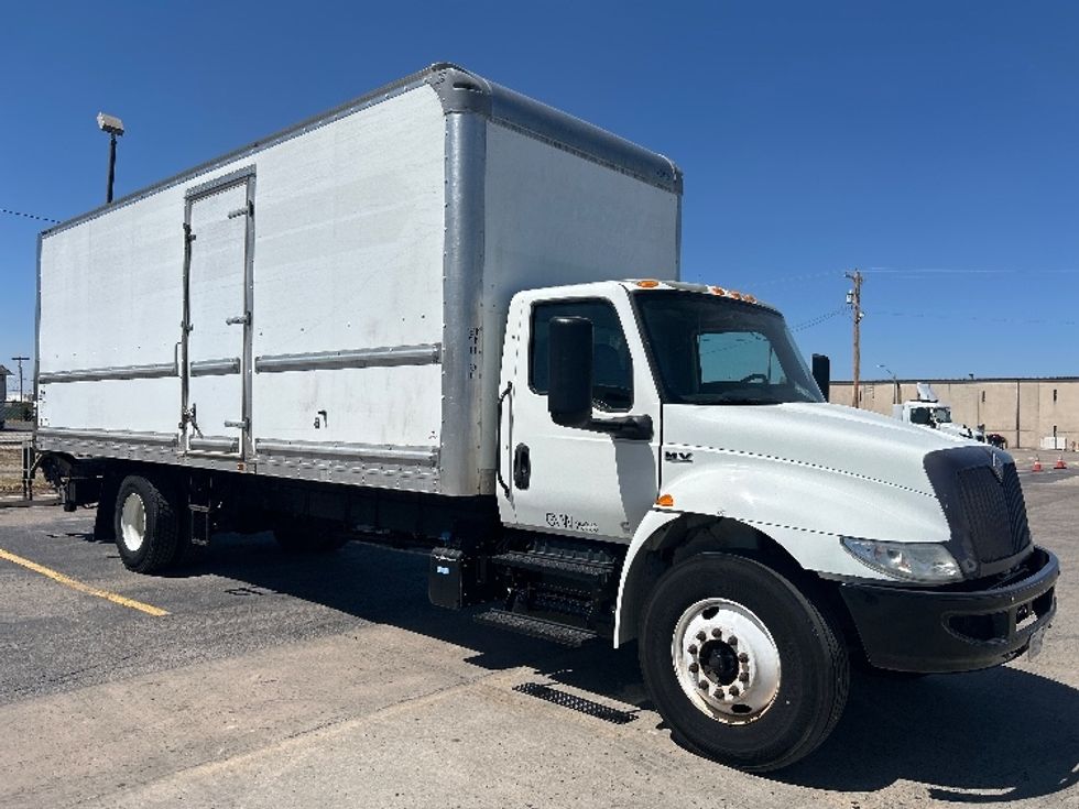 Medium Duty Box Truck-Light and Medium Duty Trucks-International-2022-MV607-Oklahoma City-OK-137,085\n\t\tmiles-$ 75,500 - Image 1