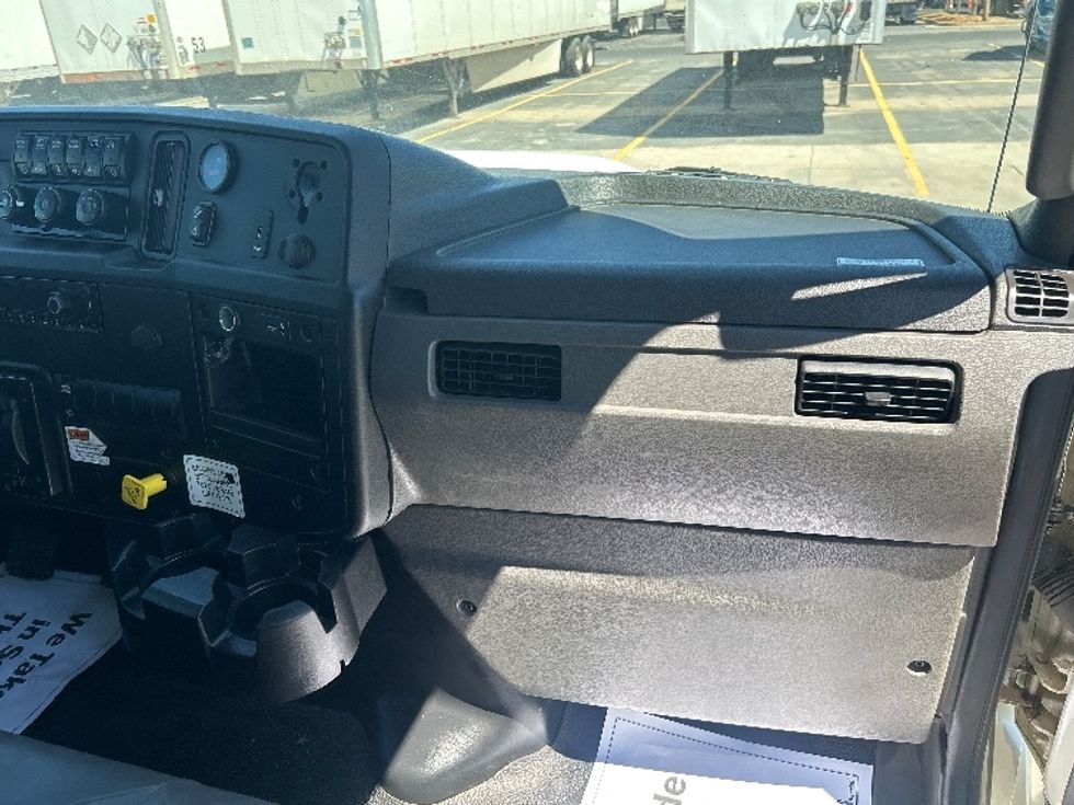 Medium Duty Box Truck-Light and Medium Duty Trucks-International-2022-MV607-Oklahoma City-OK-137,085\n\t\tmiles-$ 75,500 - Image 20