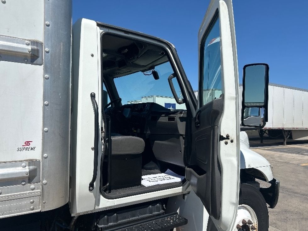 Medium Duty Box Truck-Light and Medium Duty Trucks-International-2022-MV607-Oklahoma City-OK-137,085\n\t\tmiles-$ 75,500 - Image 19