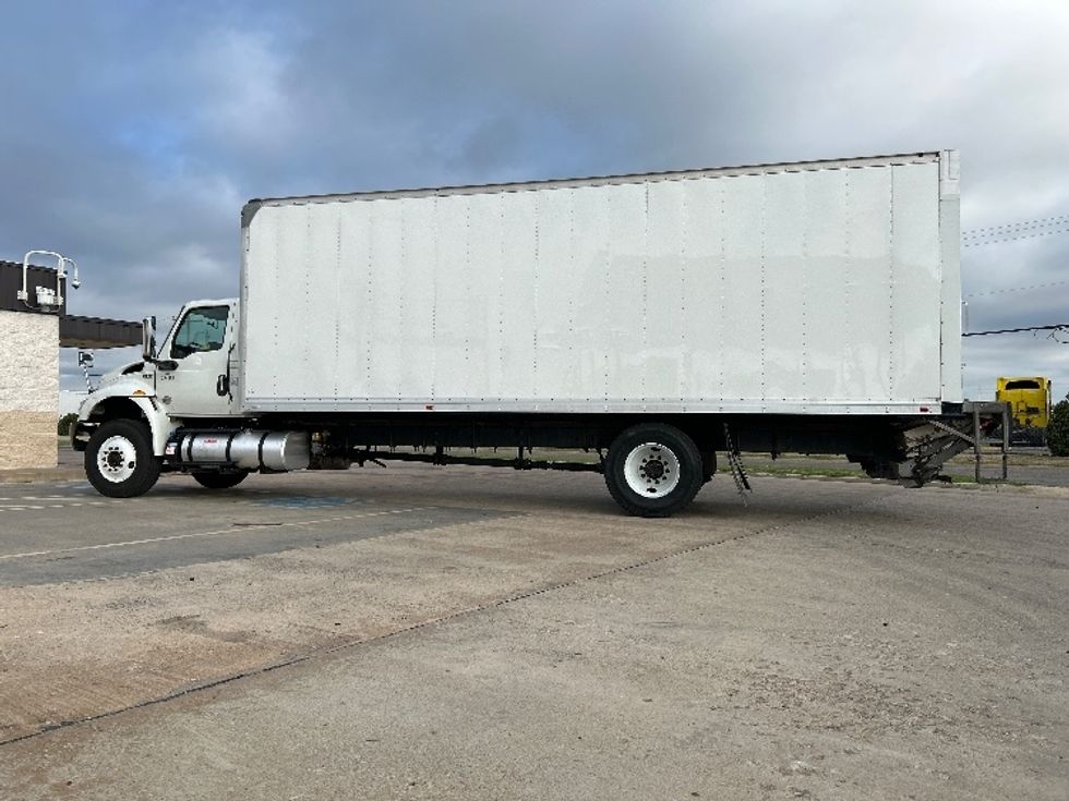 Medium Duty Box Truck-Light and Medium Duty Trucks-International-2022-MV607-Oklahoma City-OK-200,635\n\t\tmiles-$ 54,500 - Image 4