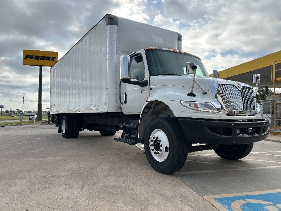 Medium Duty Box Truck-Light and Medium Duty Trucks-International-2022-MV607-Oklahoma City-OK-200,635\n\t\tmiles-$ 54,500 - Image 1