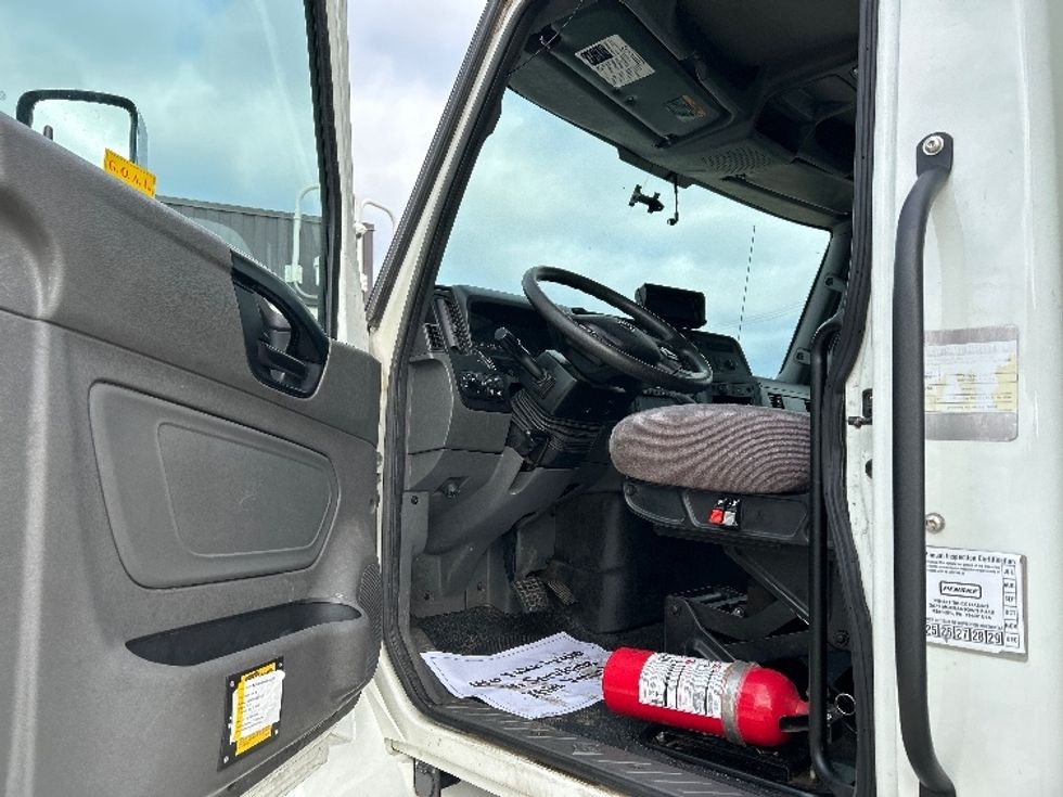 Medium Duty Box Truck-Light and Medium Duty Trucks-International-2022-MV607-Oklahoma City-OK-200,635\n\t\tmiles-$ 54,500 - Image 16