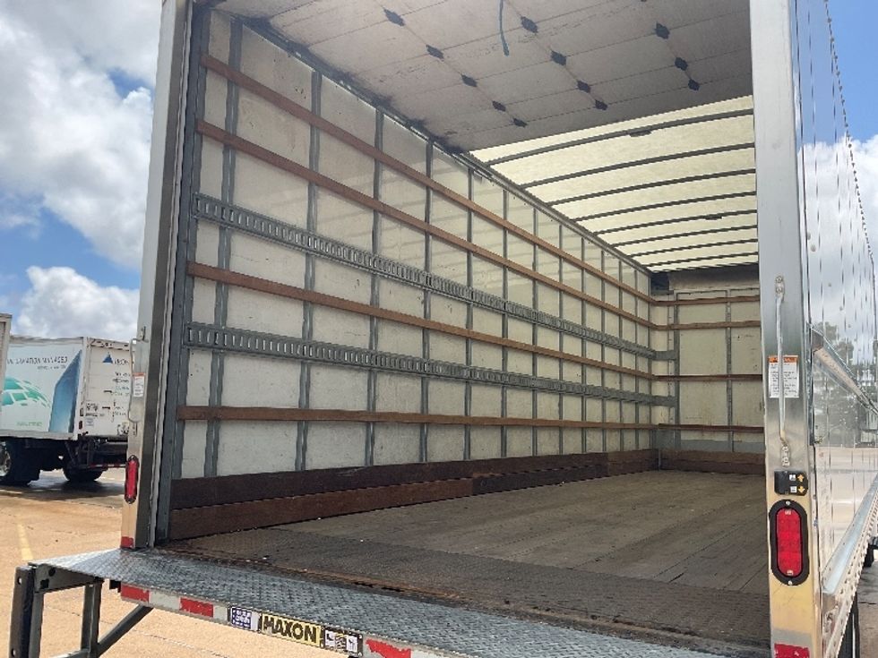Medium Duty Box Truck-Light and Medium Duty Trucks-International-2022-MV607-Olive Branch-MS-117,779\n\t\tmiles-$ 71,000 - Image 11